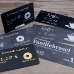 Preisschilder, schwarze bedruckte Plastikkarten